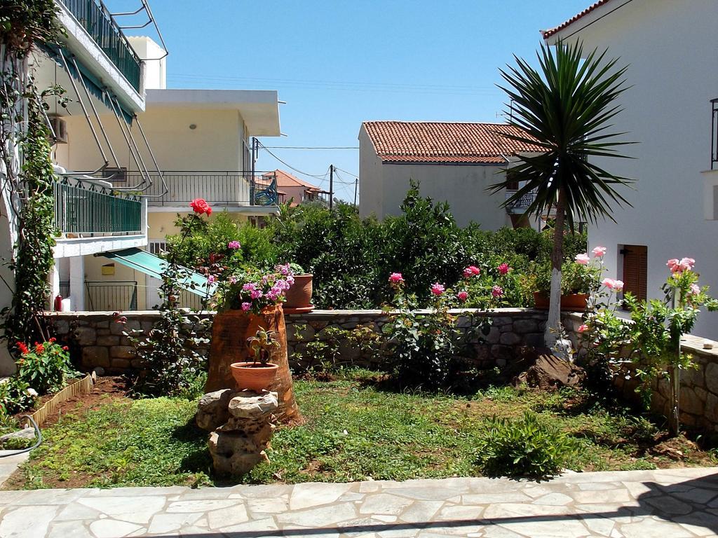 Maistreli Hotel Apartments Stoúpa Exterior photo
